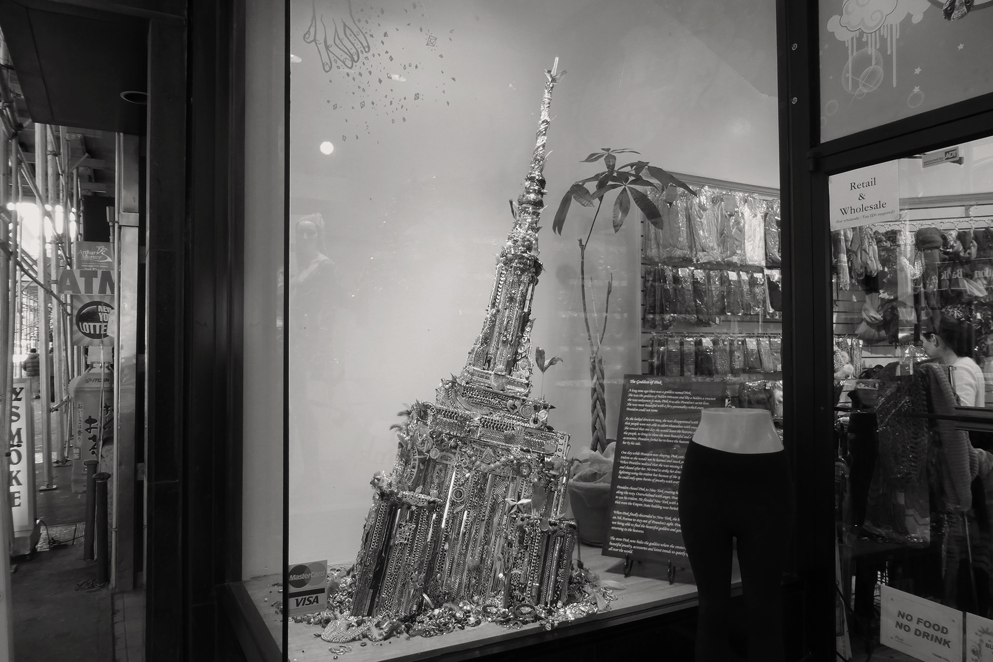 Christoph Radke, New York City, window display, 2014
